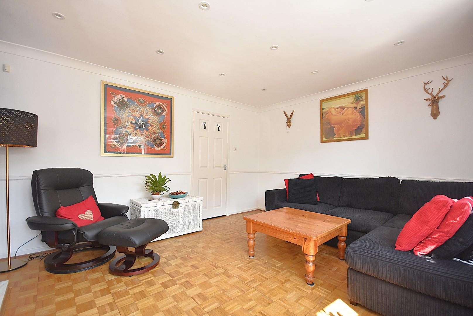 6 Rowan Close, Penarth, CF64 5BU